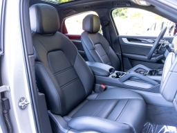 Porsche Cayenne Base Coupe AWD 2026