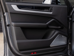 Porsche Cayenne Base Coupe AWD 2026