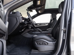 Porsche Cayenne Base Coupe AWD 2026
