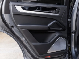 Porsche Cayenne Base Coupe AWD 2026