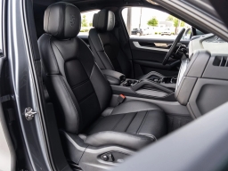 Porsche Cayenne Base Coupe AWD 2026
