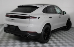 Porsche Cayenne Base Coupe AWD 2026