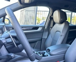 Porsche Cayenne Base Coupe AWD 2026