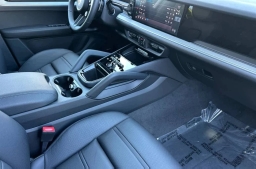 Porsche Cayenne Base Coupe AWD 2026