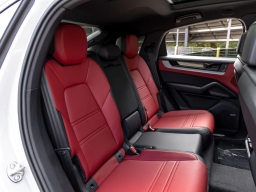Porsche Cayenne Base Coupe AWD 2026