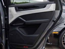 Porsche Cayenne Base Coupe AWD 2026