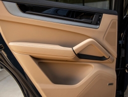 Porsche Cayenne Base Coupe AWD 2026
