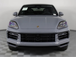 Porsche Cayenne Base Coupe AWD 2026