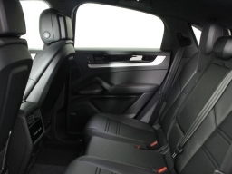 Porsche Cayenne Base Coupe AWD 2026