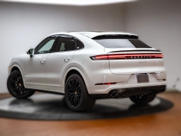 Porsche Cayenne Base Coupe AWD 2026