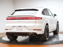 Porsche Cayenne Base Coupe AWD 2026