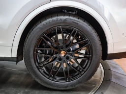 Porsche Cayenne Base Coupe AWD 2026