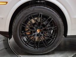 Porsche Cayenne Base Coupe AWD 2026