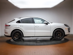 Porsche Cayenne Base Coupe AWD 2026