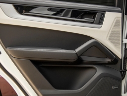 Porsche Cayenne Base Coupe AWD 2026
