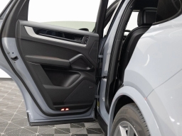 Porsche Cayenne Base Coupe AWD 2026