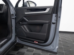 Porsche Cayenne Base Coupe AWD 2026