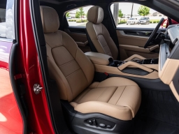 Porsche Cayenne Base Coupe AWD 2026