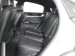 Porsche Cayenne Base Coupe AWD 2026