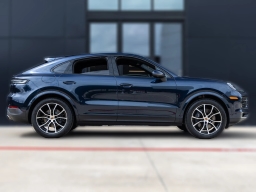 Porsche Cayenne Base Coupe AWD 2026