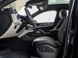 Porsche Cayenne Base Coupe AWD 2026