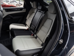Porsche Cayenne Base Coupe AWD 2026