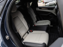 Porsche Cayenne Base Coupe AWD 2026