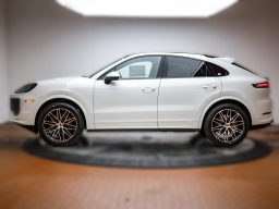 Porsche Cayenne Base Coupe AWD 2026