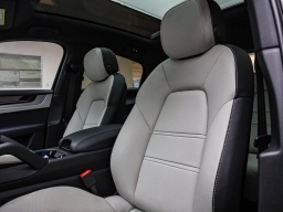 Porsche Cayenne Base Coupe AWD 2026