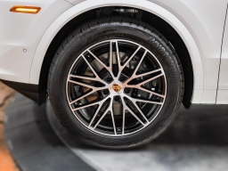 Porsche Cayenne Base Coupe AWD 2026