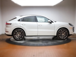 Porsche Cayenne Base Coupe AWD 2026