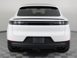 Porsche Cayenne Base Coupe AWD 2026