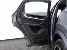Porsche Cayenne Base Coupe AWD 2026