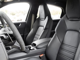 Porsche Cayenne Base Coupe AWD 2026