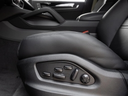 Porsche Cayenne Base Coupe AWD 2026