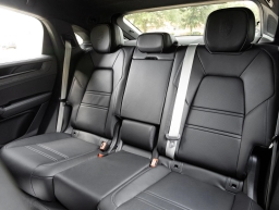 Porsche Cayenne Base Coupe AWD 2026