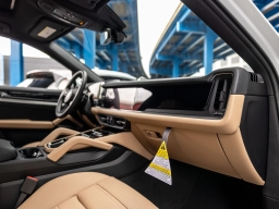 Porsche Cayenne Base Coupe AWD 2026
