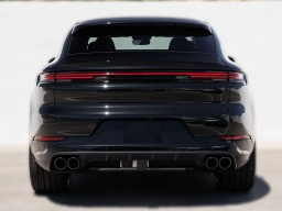 Porsche Cayenne Base Coupe AWD 2026