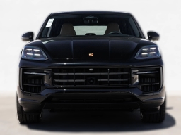Porsche Cayenne Base Coupe AWD 2026