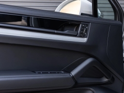 Porsche Cayenne Base Coupe AWD 2026