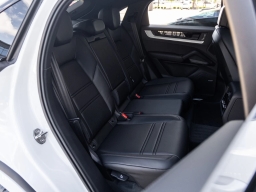 Porsche Cayenne Base Coupe AWD 2026