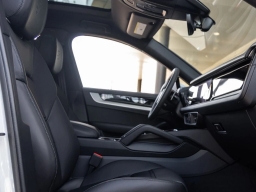 Porsche Cayenne Base Coupe AWD 2026