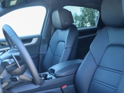 Porsche Cayenne Base Coupe AWD 2026
