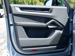 Porsche Cayenne Base Coupe AWD 2026