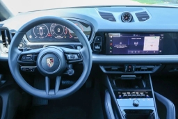 Porsche Cayenne Base Coupe AWD 2026