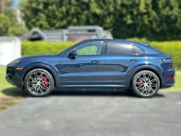 Porsche Cayenne GTS Coupe AWD 2026