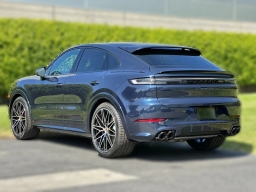 Porsche Cayenne GTS Coupe AWD 2026