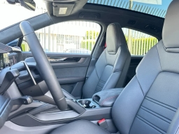 Porsche Cayenne GTS Coupe AWD 2026