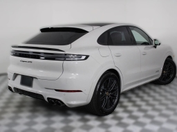 Porsche Cayenne GTS Coupe AWD 2026