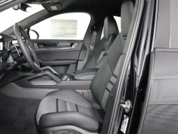 Porsche Cayenne GTS Coupe AWD 2026